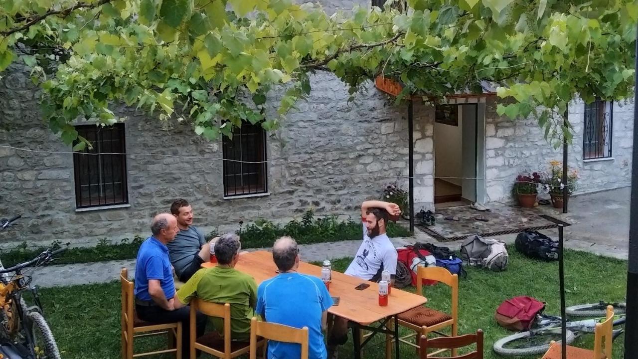 Guesthouse Shtini Fshat Buitenkant foto